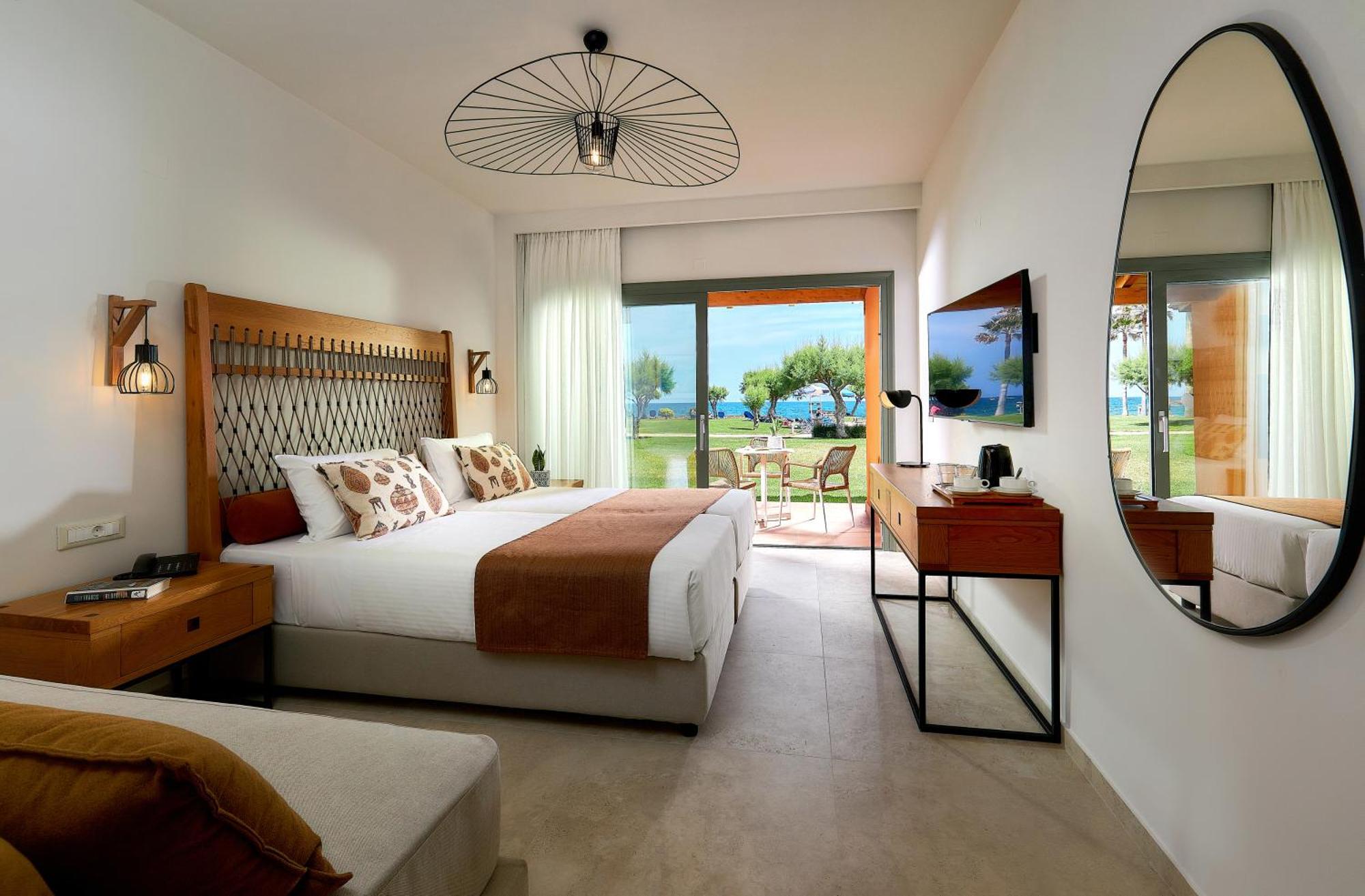 Sirens Beach & Village Малиа Экстерьер фото